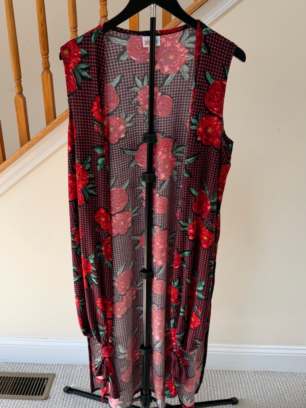 LuLaRoe Pink Floral with Black Houndstooth Accents